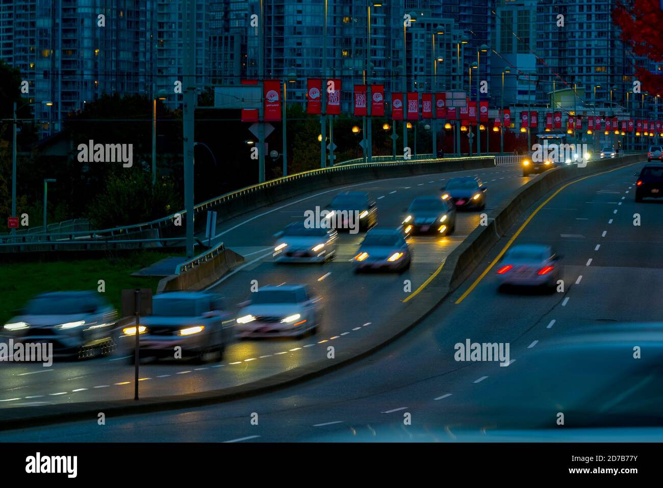 Trafic, Cambie Street Bridge, nuit, Vancouver, Colombie-Britannique, Canada Banque D'Images