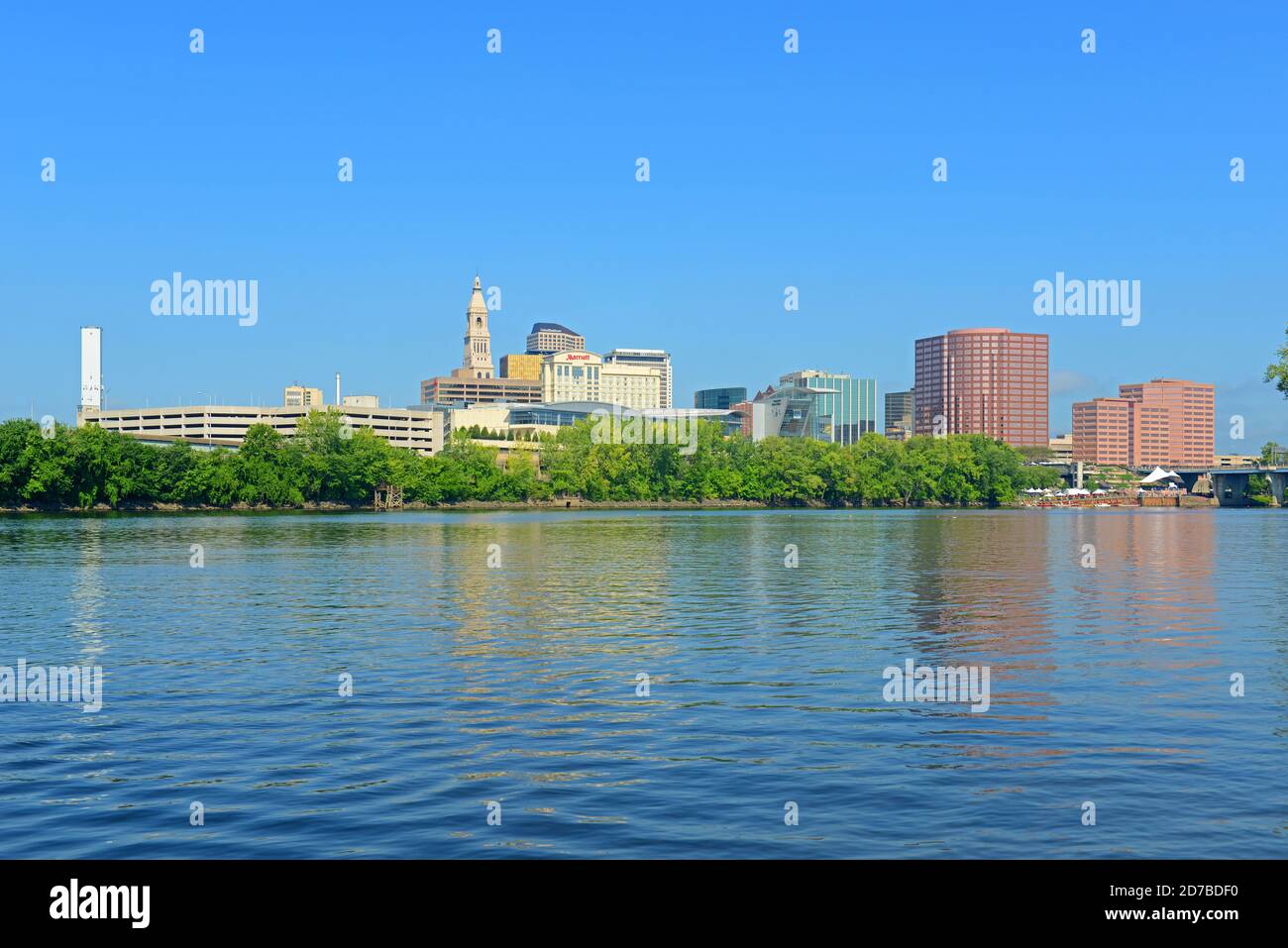 Ville moderne de Hartford en travers de Connecticut River, Hartford, Connecticut, États-Unis. Banque D'Images