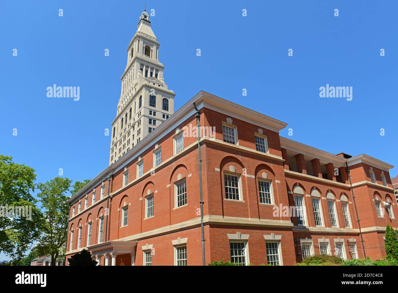 Ville moderne de Hartford incluant Travelers Tower et le musée d'art Wadsworth Atheneum au centre-ville de Hartford, Connecticut, États-Unis. Banque D'Images