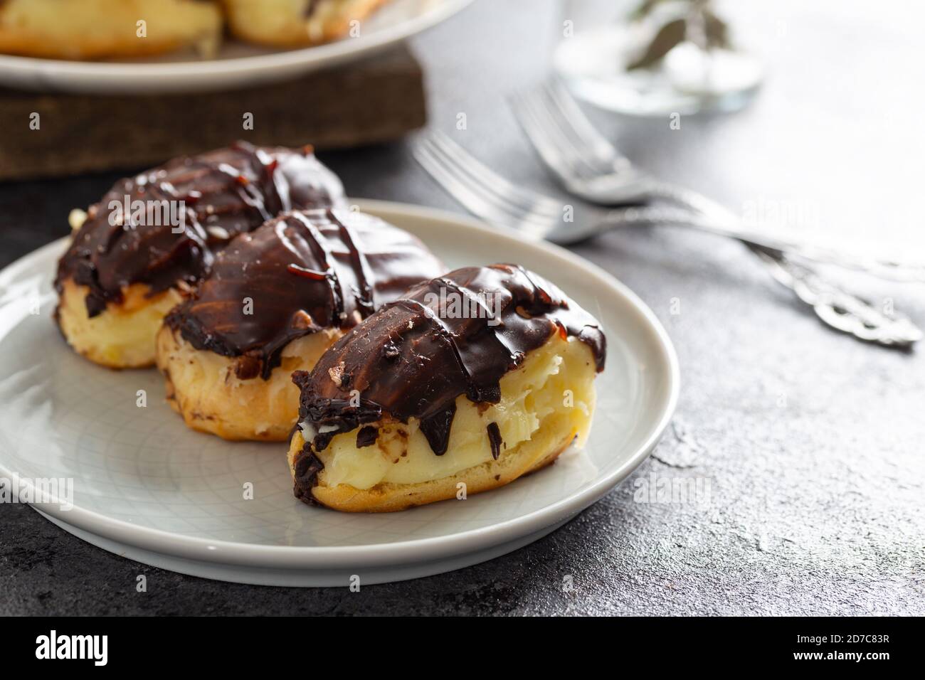 Eclecloires traditionnelles françaises au chocolat. Banque D'Images