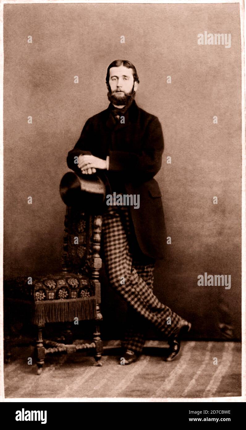 1860 , Rome , ITALIE: Le marché italien Emilio MASSIMO di CALCATA Duca di RIGNANO ( 1835 - 1907 ). Fils de marchese Mario ( 1808 - 1873 ) et de la princesse Maria Ippolita Boncompagni Ludovisi di Piombino ( 1813 - 1892 ). Marchese Emilio se marient en 1858 Teresa Doria Pamphili Landi dei principi di Melfi , le couple n'avait qu'une fille: Maria ( 1859 - 1916), mariée en 1884 avec le prince Prospero Colonna di Sonnino . Photo de d'Alessandri , Roma . - Marquis - Duke - ITALIA - NOBLESSE - NOBILI - Nobiltà ITALIANA - FOTO STORICHE - PHOTOS D'HISTOIRE - cravate - Cravatta - barbe - barba - chapeau haut - cappello a Banque D'Images