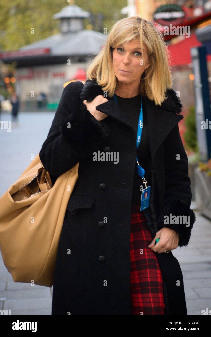 Kate Garraway photo portant un pantalon tartan rouge à Leicester Square, Londres, le 22 octobre 2020. Banque D'Images