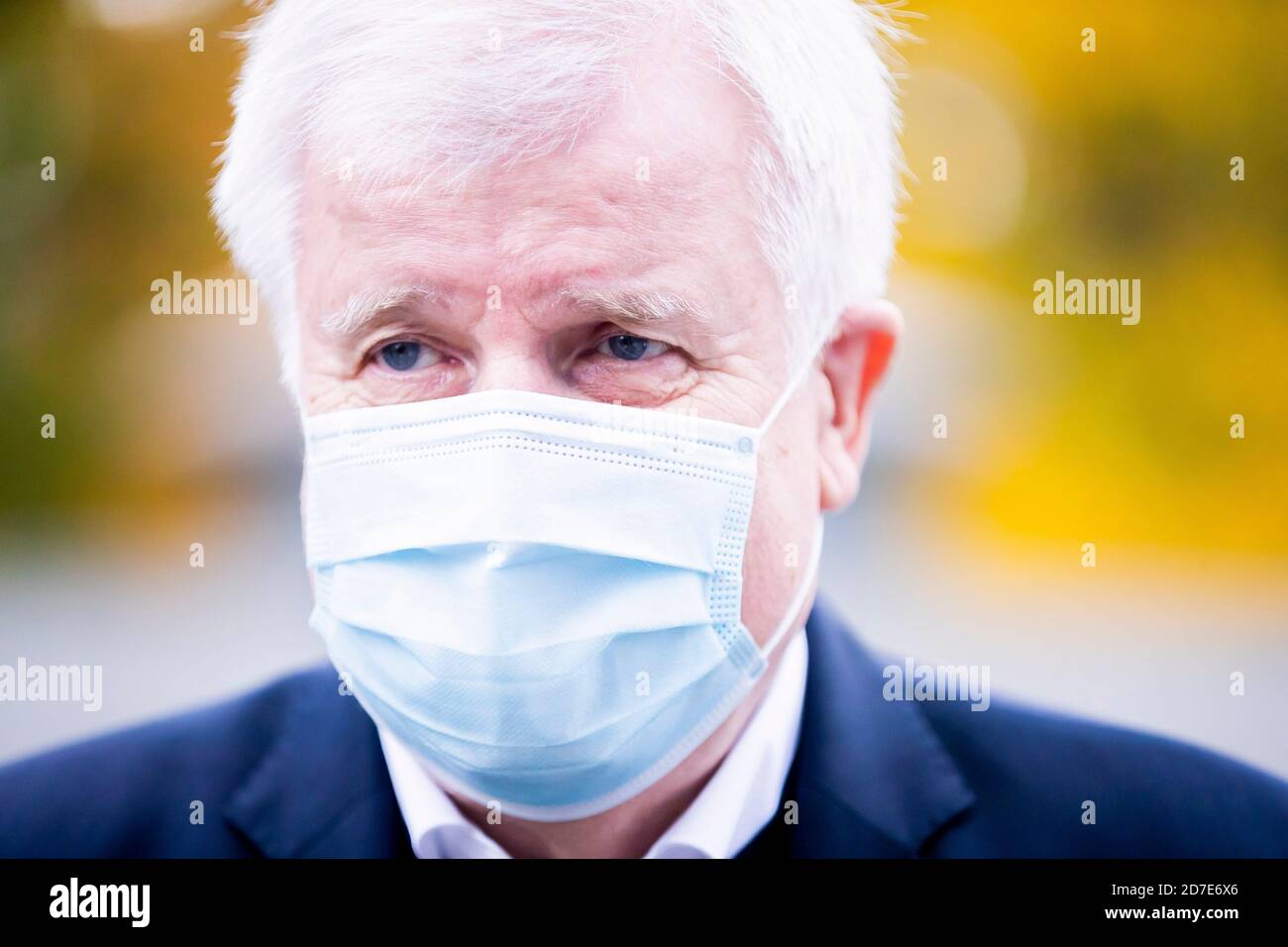 Potsdam, Allemagne. 22 octobre 2020. Horst Seehofer (CSU), ministre fédéral de l'intérieur, du bâtiment et des Affaires intérieures, s'entretient avec les journalistes lors de la négociation collective pour la fonction publique des gouvernements fédéral et locaux. Credit: Christoph Soeder/dpa/Alay Live News Banque D'Images