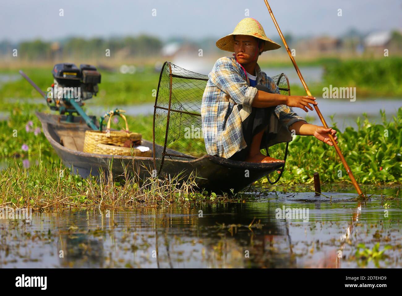 Portrait de pêcheur sur le lac Inle, Myanmar Banque D'Images