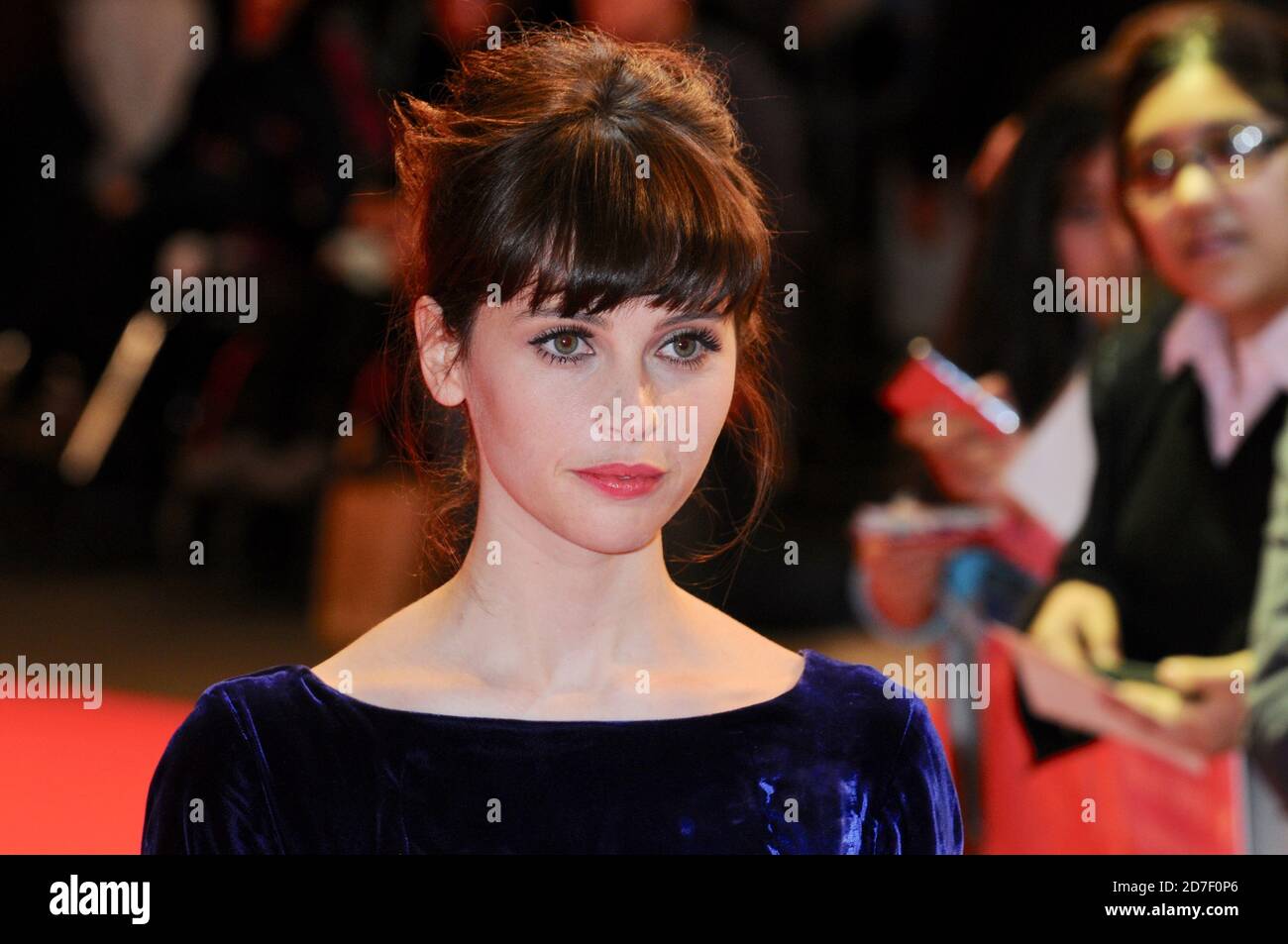 Felicity Jones. 'Chalet Girl' - première britannique, vue Westfield, Londres. ROYAUME-UNI Banque D'Images