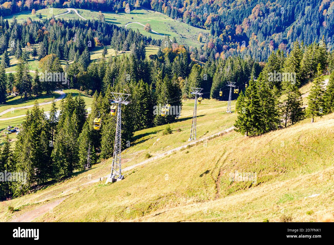 9 okt 2020: Vue de la montagne Hochgrat à proximité d'Oberstaufen (Bavière, Bayern, Allemagne) sur hochgratbahn, câble ferroviaire. Bonne randonnée. Banque D'Images