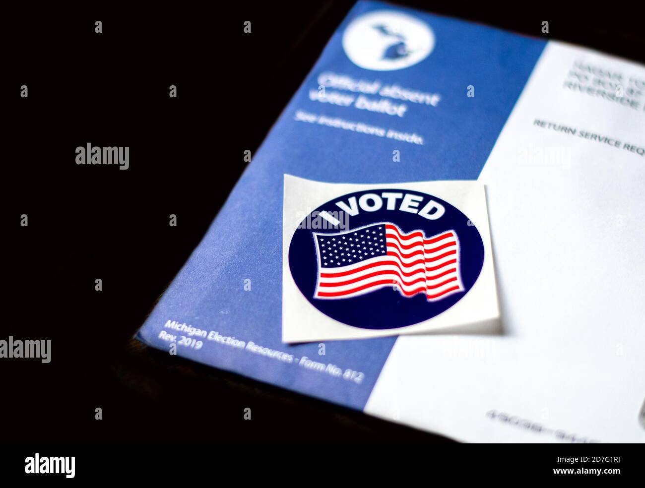 Un bulletin de vote officiel absent de l'État du Michigan Les États-Unis sont illustrés par un autocollant indiquant que j'ai voté L'élection présidentielle américaine de 2020 Banque D'Images