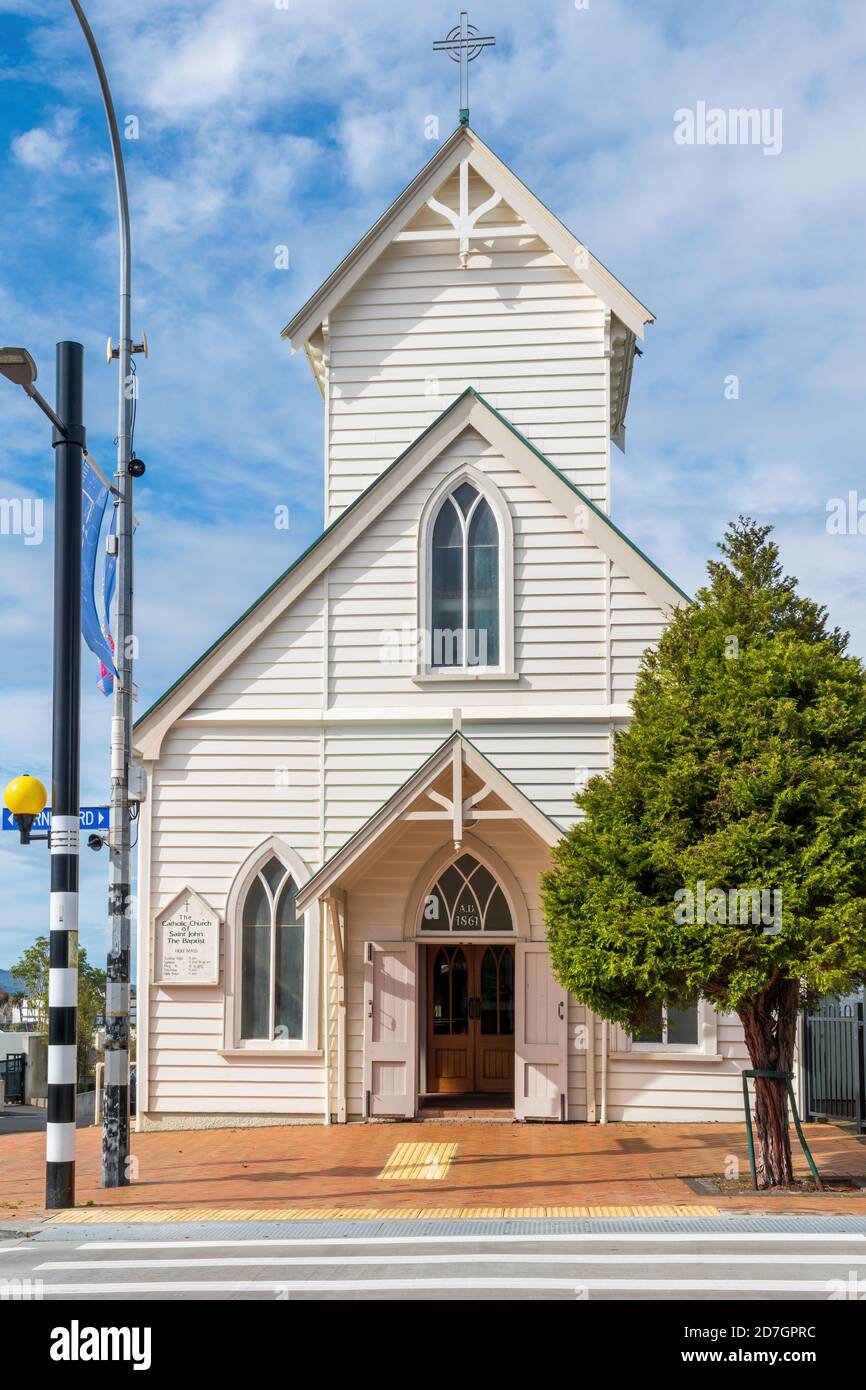 AUCKLAND, NOUVELLE-ZÉLANDE - 14 septembre 2019 : Auckland / Nouvelle-Zélande - 14 2019 septembre : vue de l'église catholique St Jean-Baptiste à Parnell avec la route cro Banque D'Images