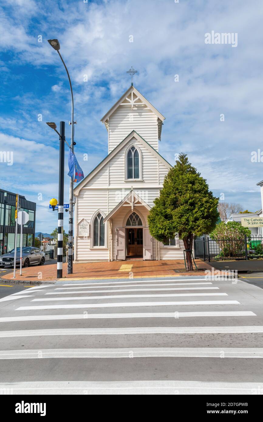 AUCKLAND, NOUVELLE-ZÉLANDE - 14 septembre 2019 : Auckland / Nouvelle-Zélande - 14 2019 septembre : vue de l'église catholique St Jean-Baptiste à Parnell avec la route cro Banque D'Images
