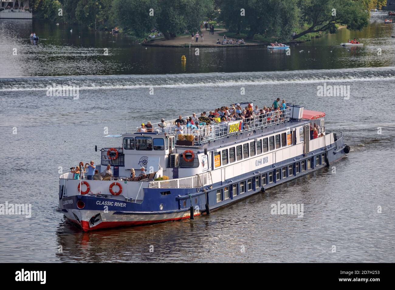 Excursion en bateau sur la Vltava à Prague, République tchèque Banque D'Images