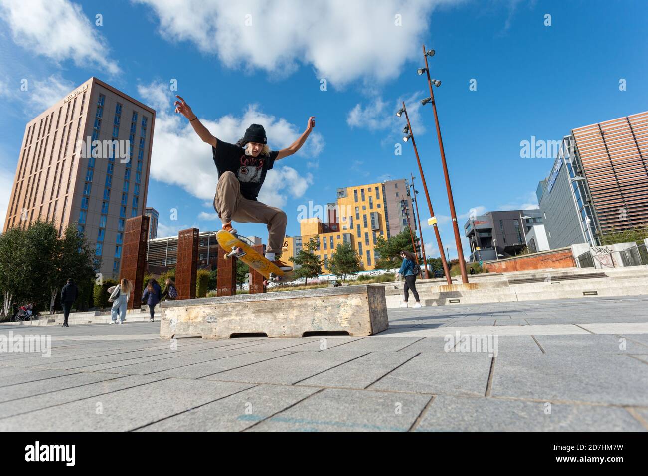 Jeune skateboarder, Birmingham, Eastside, Royaume-Uni Banque D'Images