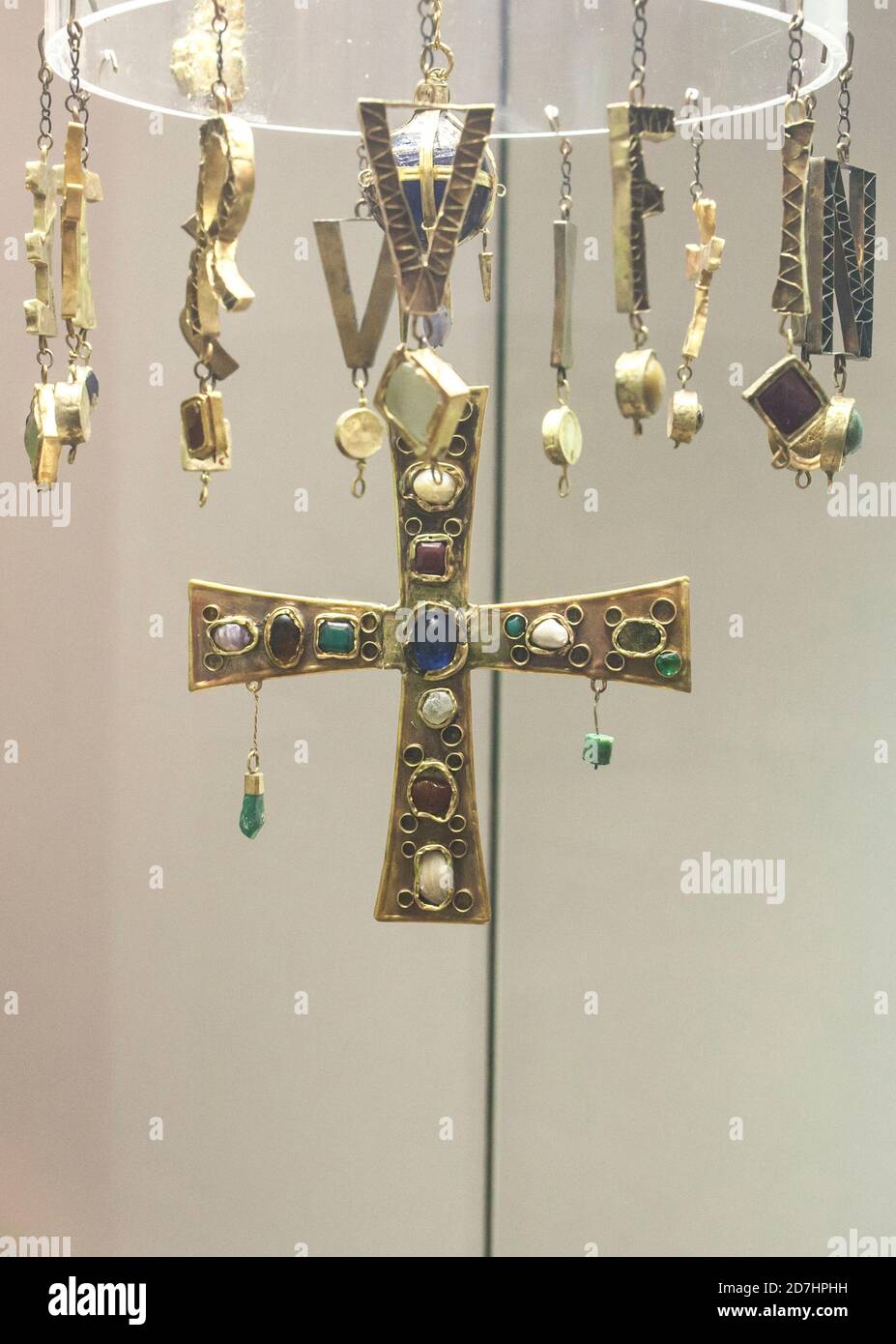 Barcelone, Espagne - 27 décembre 2019 : Trésor Visigothic de Torredonjimeno. Couronne votive. Musée archéologique de Catalogne, Barcelone, Espagne Banque D'Images