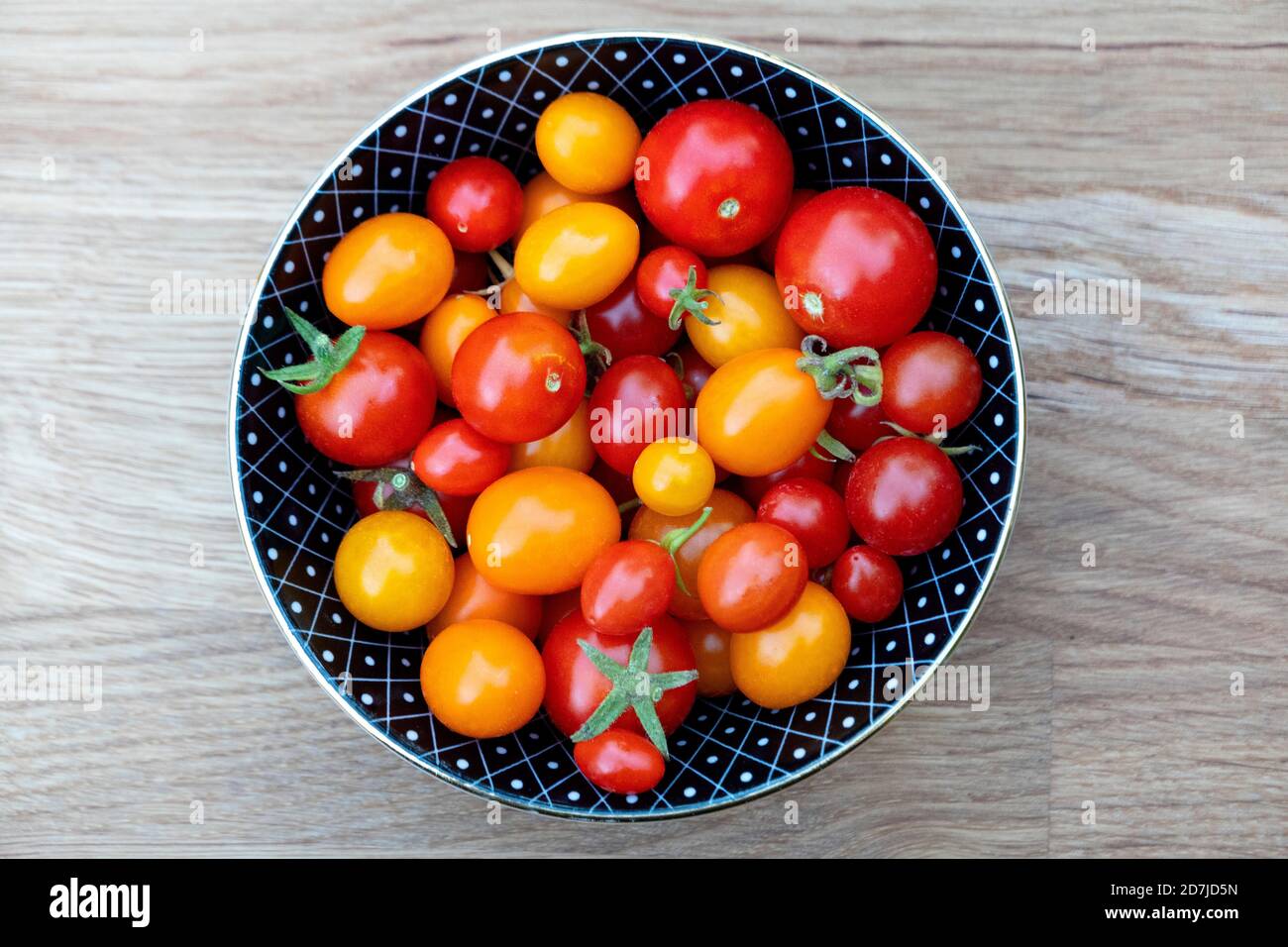 Bol de tomates mûres fraîches Banque D'Images