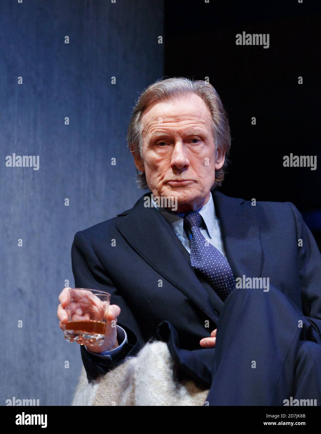 Bill Nighy (Tom Sergent) en PLEIN CIEL par David Hare au Wyndham's Theatre, Londres WC2 18/06/2014 conception: Bob Crowley éclairage: Natasha Katz directeur: Stephen Daldry Banque D'Images