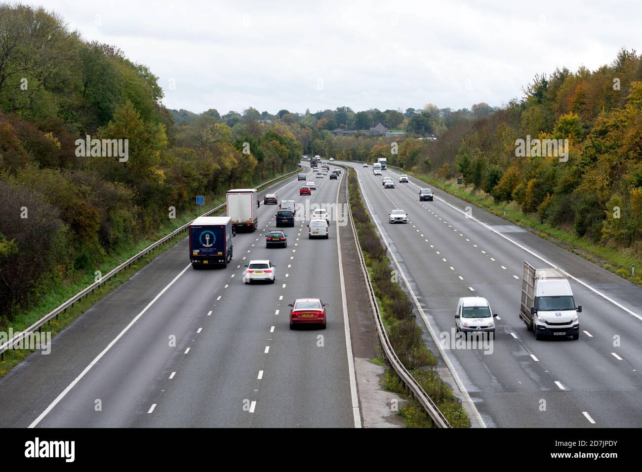 Autoroute M40 en automne, Rowington, Warwickshire, Angleterre, Royaume-Uni Banque D'Images