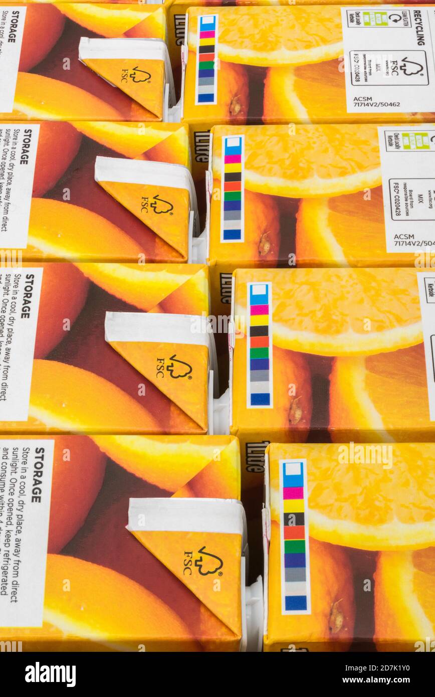 Bande d'enregistrement des couleurs sur l'emballage alimentaire ASDA. Pour les couleurs de quadri CMJN, les couleurs d'accompagnement, l'enregistrement d'impression, les couleurs dans l'industrie, l'impression. Banque D'Images