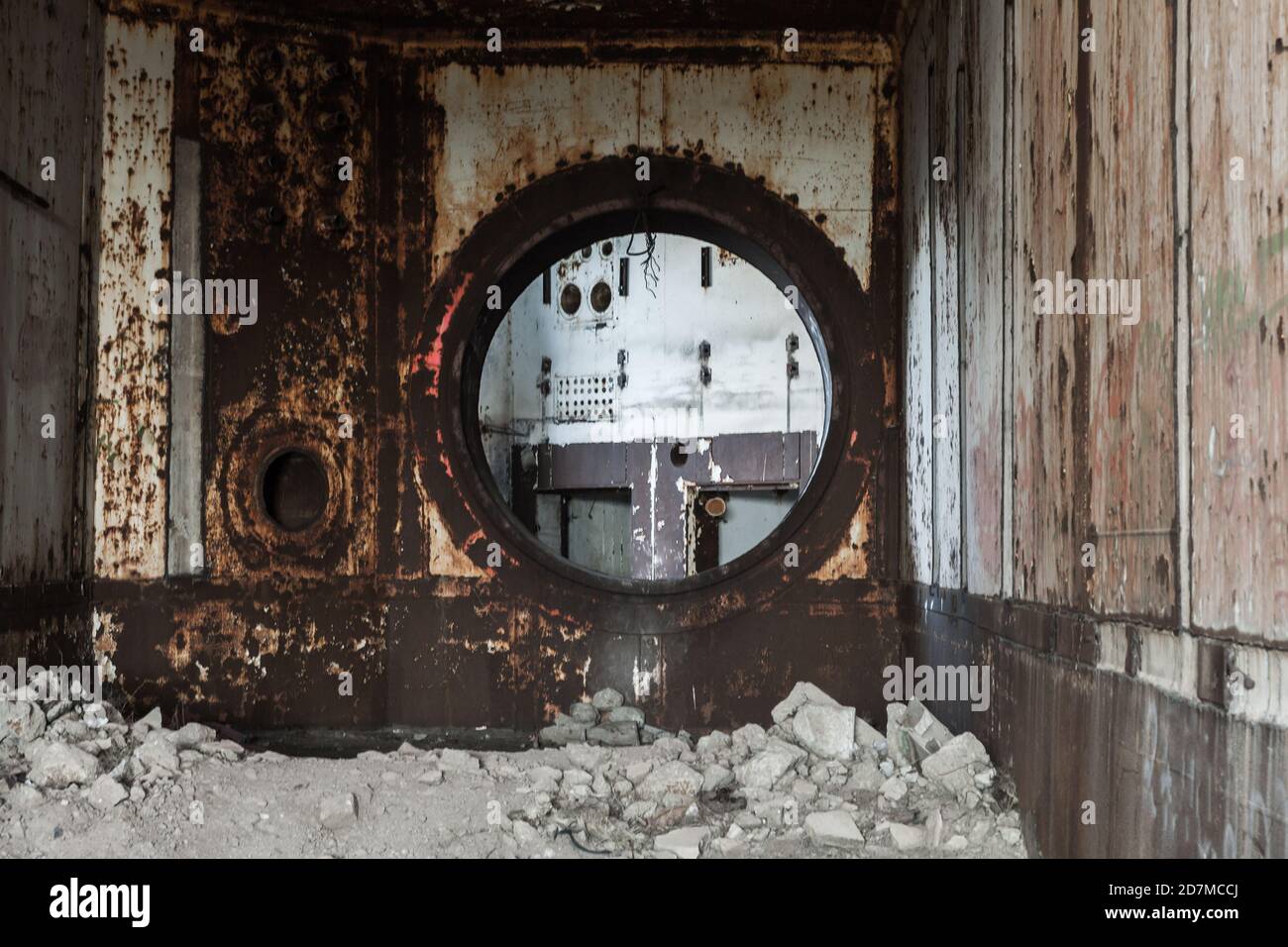 Ruines grungeuses de la station d'énergie atomique de Crimée abandonnée. Kazantyp Banque D'Images