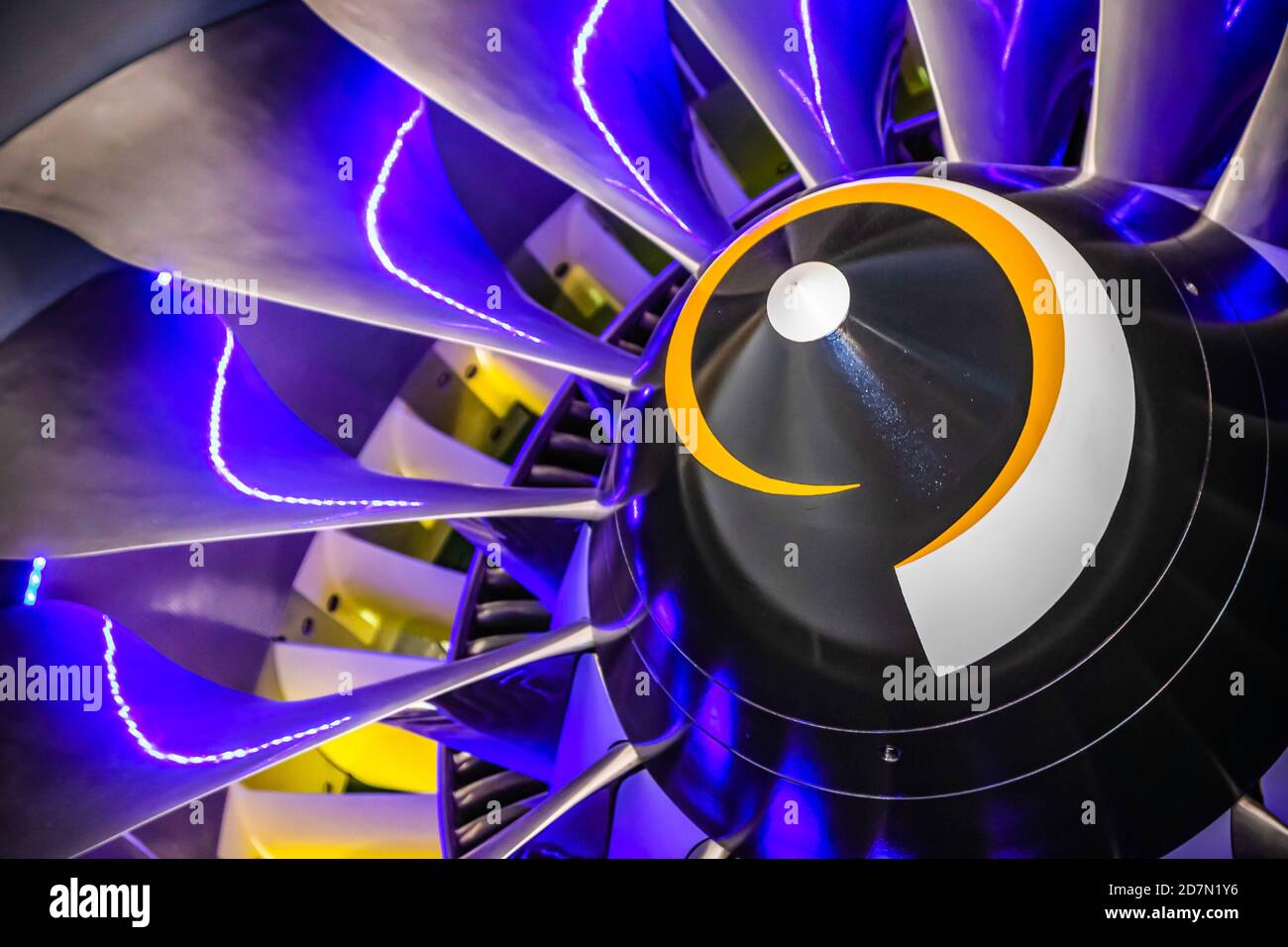 lames de moteur d'avion lors d'une exposition technique Banque D'Images