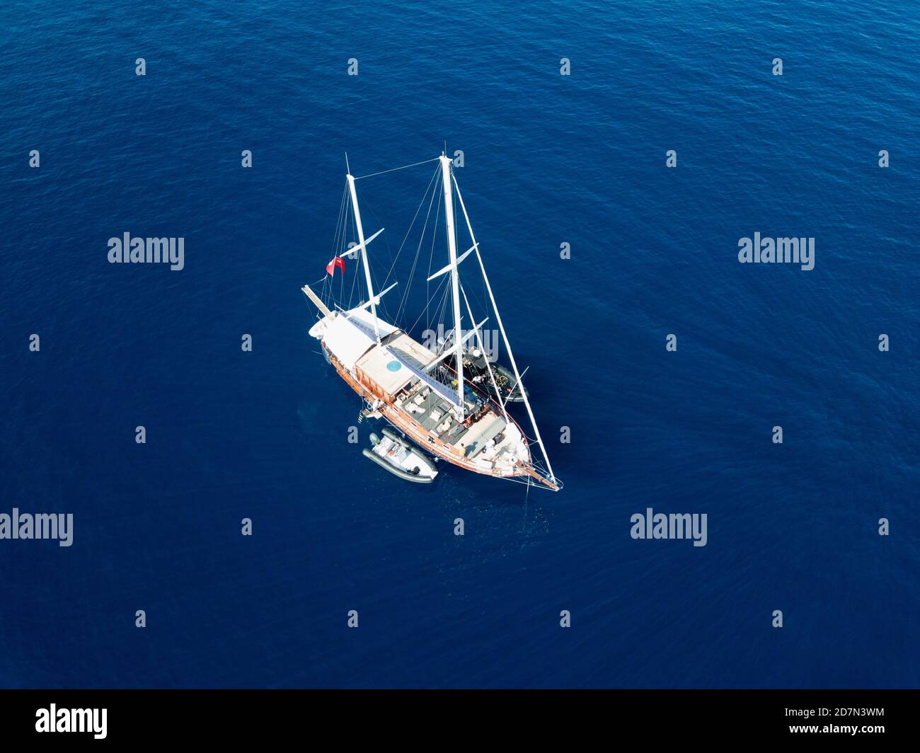 Vue aérienne du voilier dans la baie de Gokova en Turquie. Banque D'Images