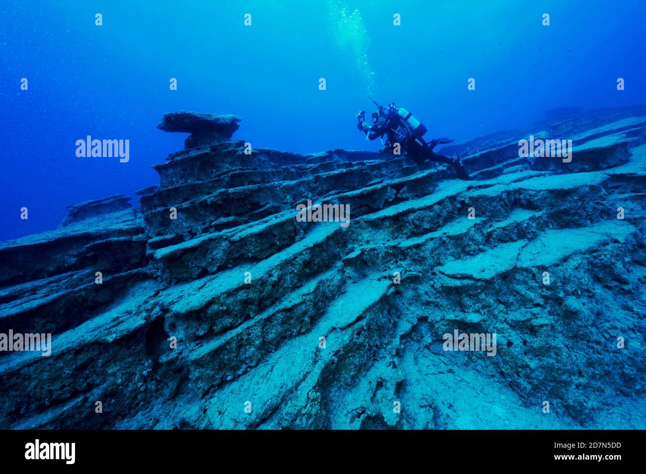 Vue panoramique sur les formations rocheuses de Fethiye Bay Turkey. Banque D'Images