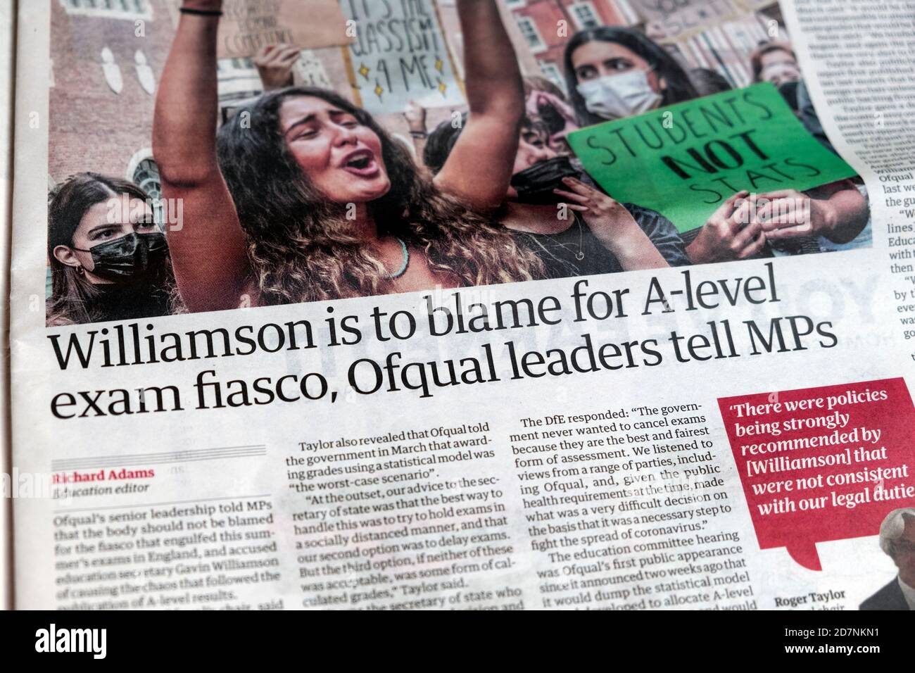 Gavin 'Williamson est responsable du fiasco de l'examen DE niveau A, les dirigeants de l'Ofqual disent le titre du journal éducatif des députés dans Guardian 2 septembre 2020 Londres Royaume-Uni Banque D'Images