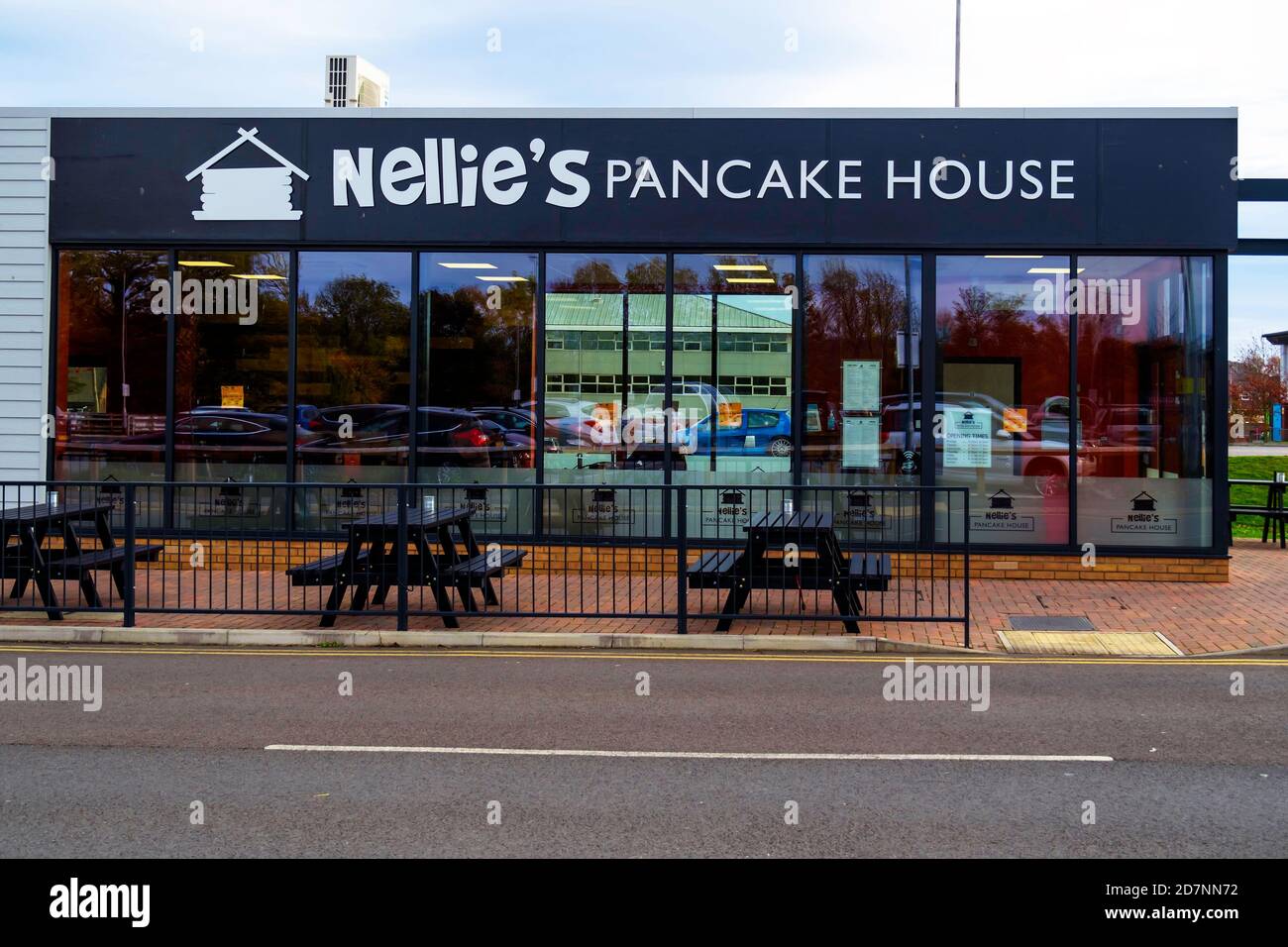 Nellies Pancake House un café dans un domaine de Guisborough Trading Estate avec de nombreux magasins à proximité Banque D'Images