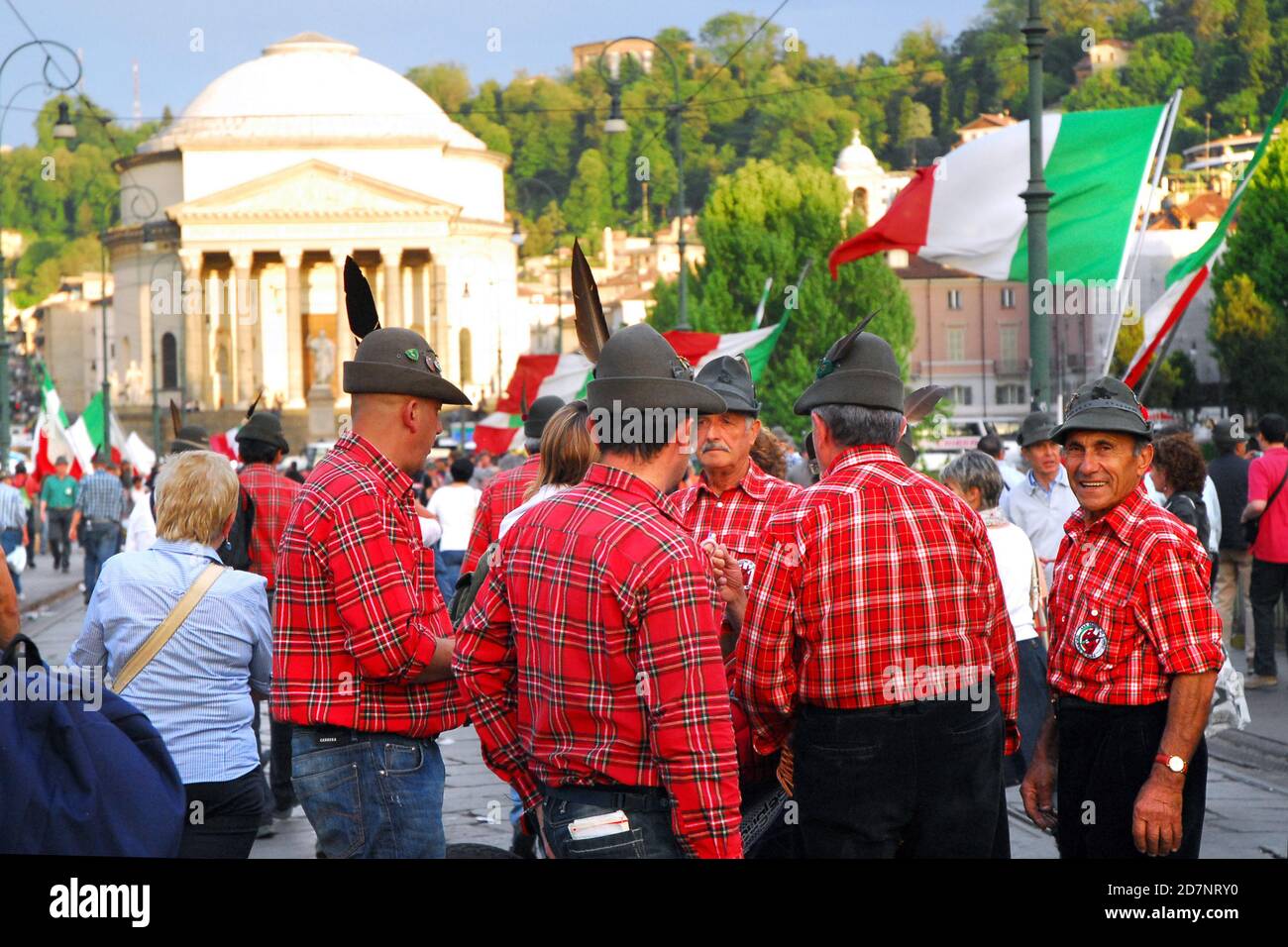 Turin, Piémont/Italie -05/08/2011- 84° rassemblement national d'Alpini, le corps d'infanterie de guerre de montagne de l'armée italienne. Banque D'Images