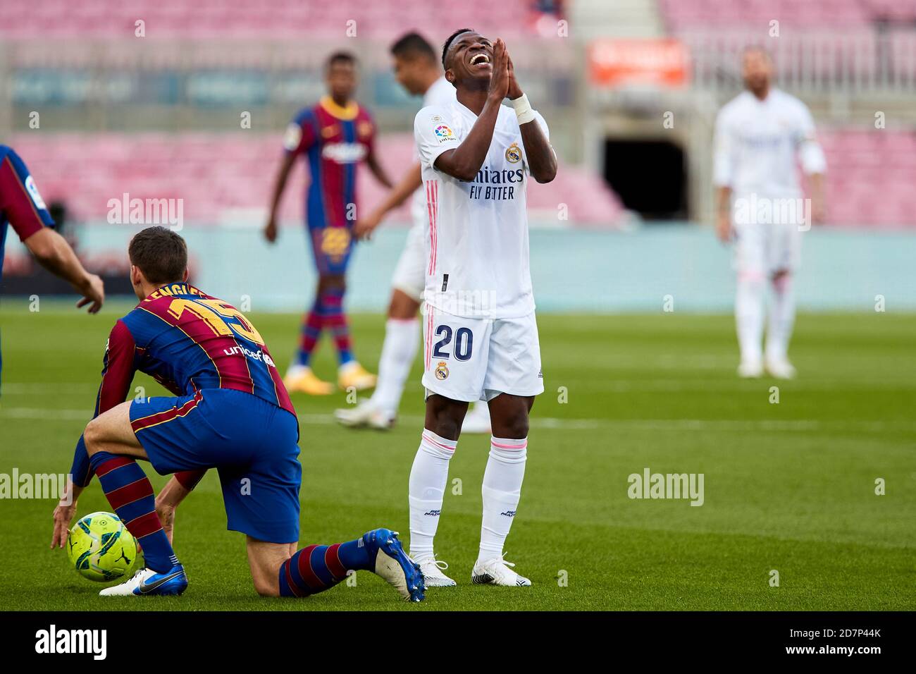 Barcelone, Espagne. 24 octobre 2020. Vinicius Junior du Real Madrid pendant le match de la Ligue entre le FC Barcelone et le Real Madrid au Camp Nou, le 24 2020 octobre à Barcelone, Espagne. Crédit : Dax Images/Alamy Live News Banque D'Images