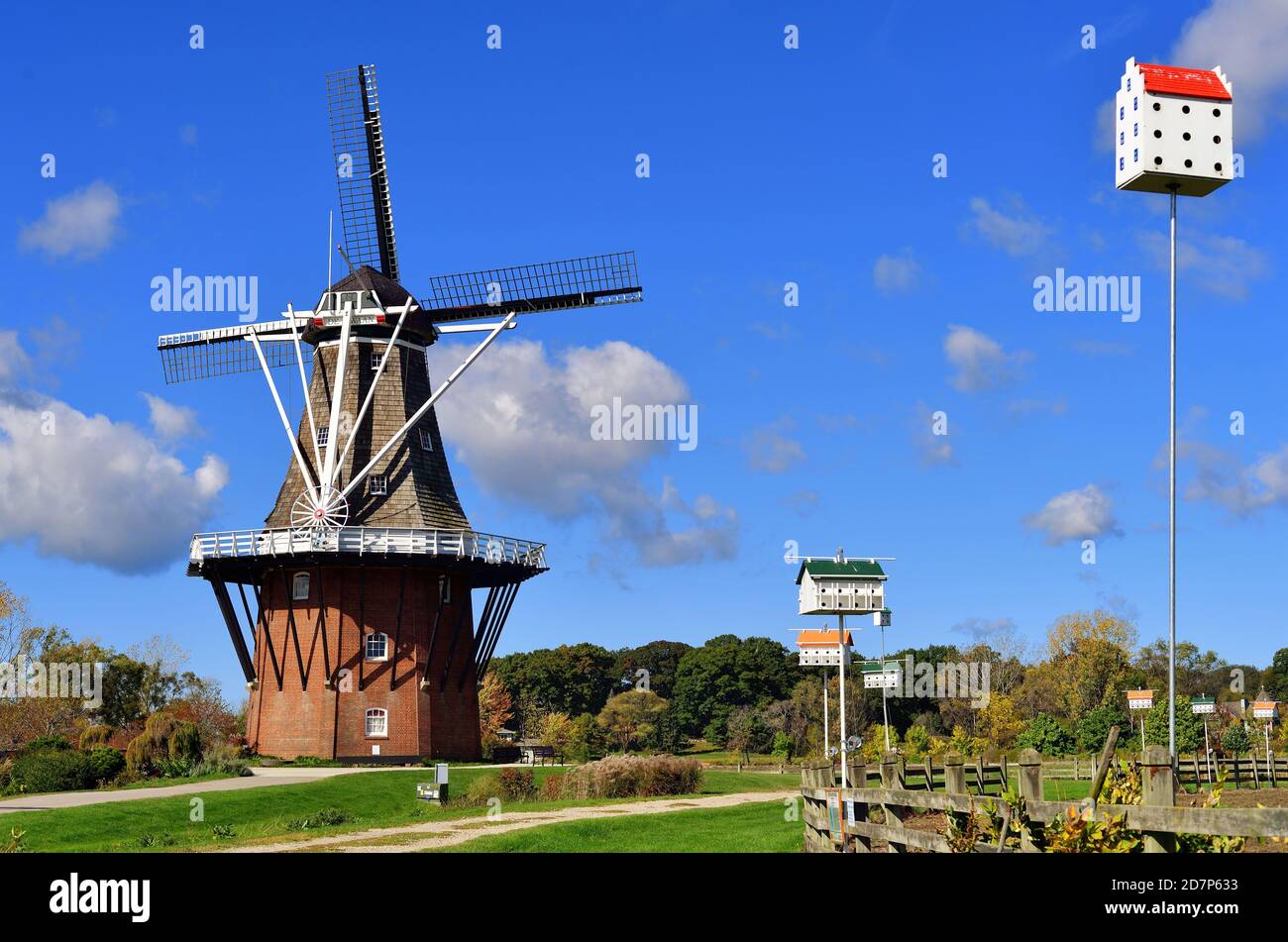 Pays-Bas, Michigan, États-Unis. Le moulin à vent DeZwaan (le cygne en néerlandais) aux jardins de Windmill Island, en Hollande, au Michigan. Banque D'Images