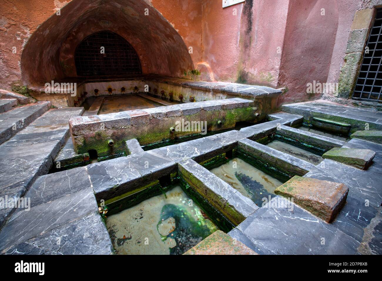 Lavatoio Medievale, lavoir médiévale. Cefalù, Sicile, Italie. Banque D'Images