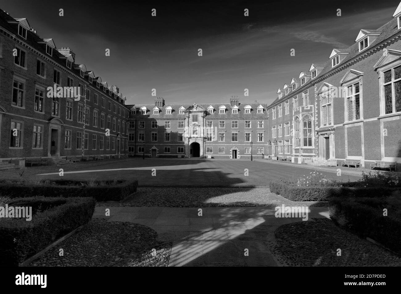 Vue sur l'entrée de l'université St Catherines, Trumpington Street, Cambridge City, Cambridgeshire, Angleterre, Royaume-Uni Banque D'Images