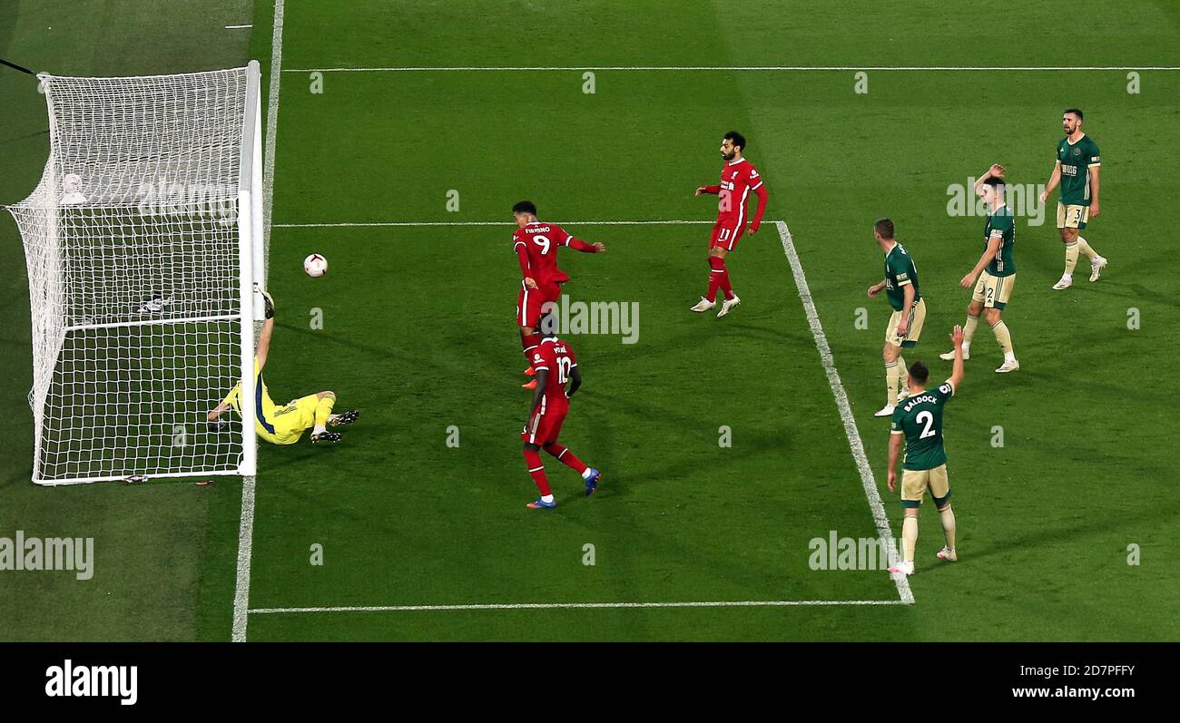 Roberto Firmino de Liverpool marque son premier but de côtés du jeu pendant le premier match de championnat à Anfield, Liverpool. Banque D'Images Roberto Firmino de Liverpool marque son premier but de côtés du jeu pendant le premier match de championnat à Anfield, Liverpool. Banque D'Images