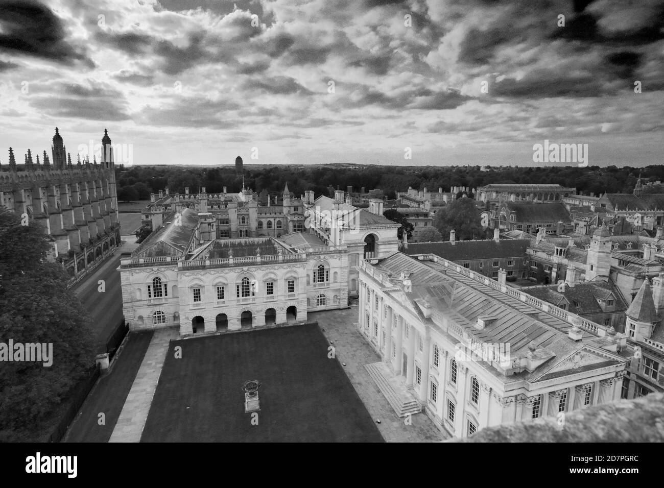 Vue sur le toit sur Cambridge City, depuis la tour de l'église Great St Marys, Cambridgeshire, Angleterre, Royaume-Uni Banque D'Images