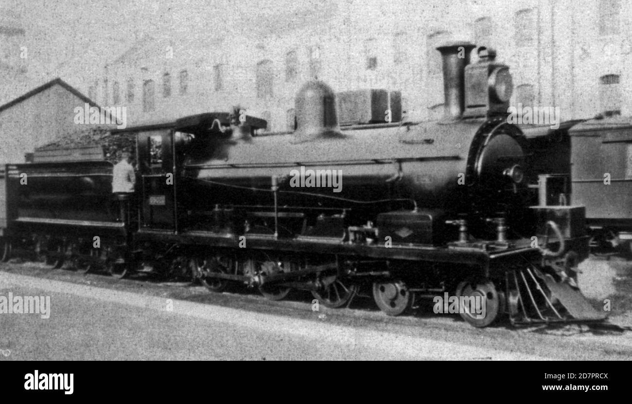 Histoire de l'Afrique du Sud: Cape Government Railways 5e classe 4-6-0 no 135 ; puis OVGS n° 55 ; puis le n° CCRS 332 ; puis N° SAR 0332 environ 1920 Banque D'Images