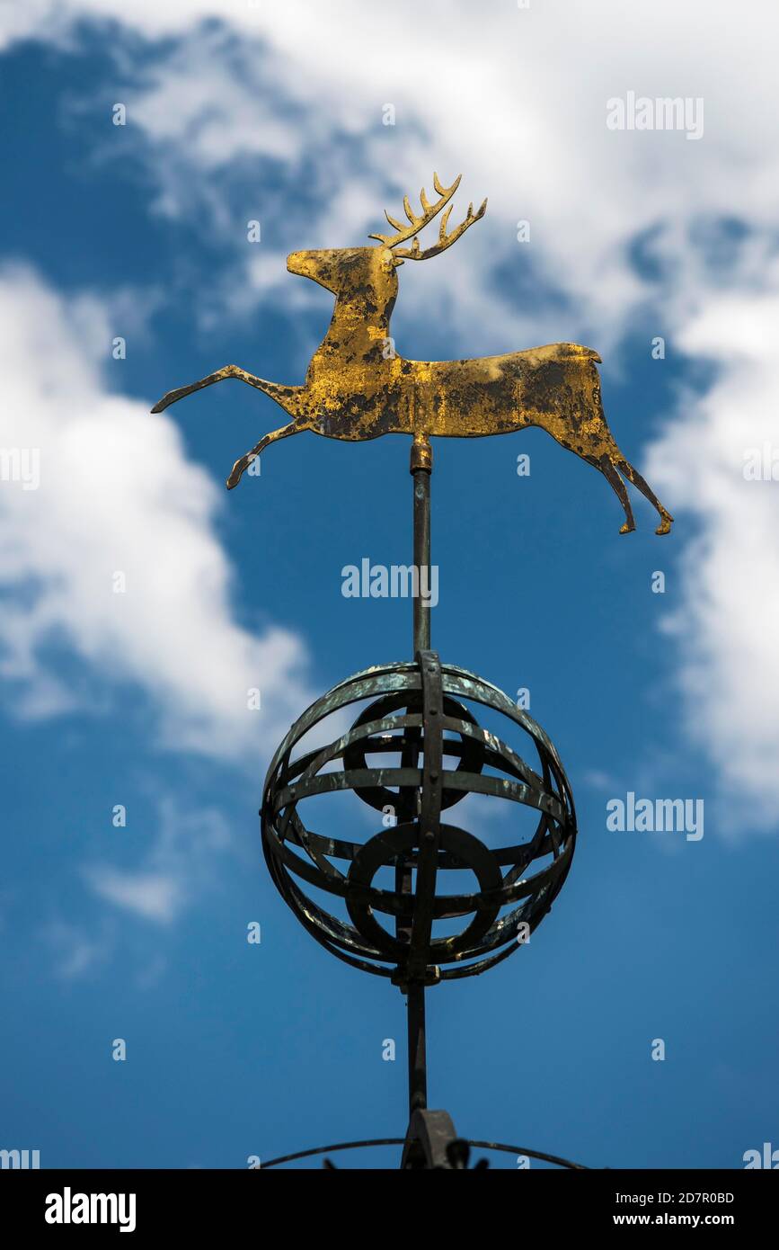 La métallurgie d'un cerf dans les jardins du pavillon de chasse Clemenswerth, Emsland, Soegel, Basse-Saxe, Allemagne Banque D'Images