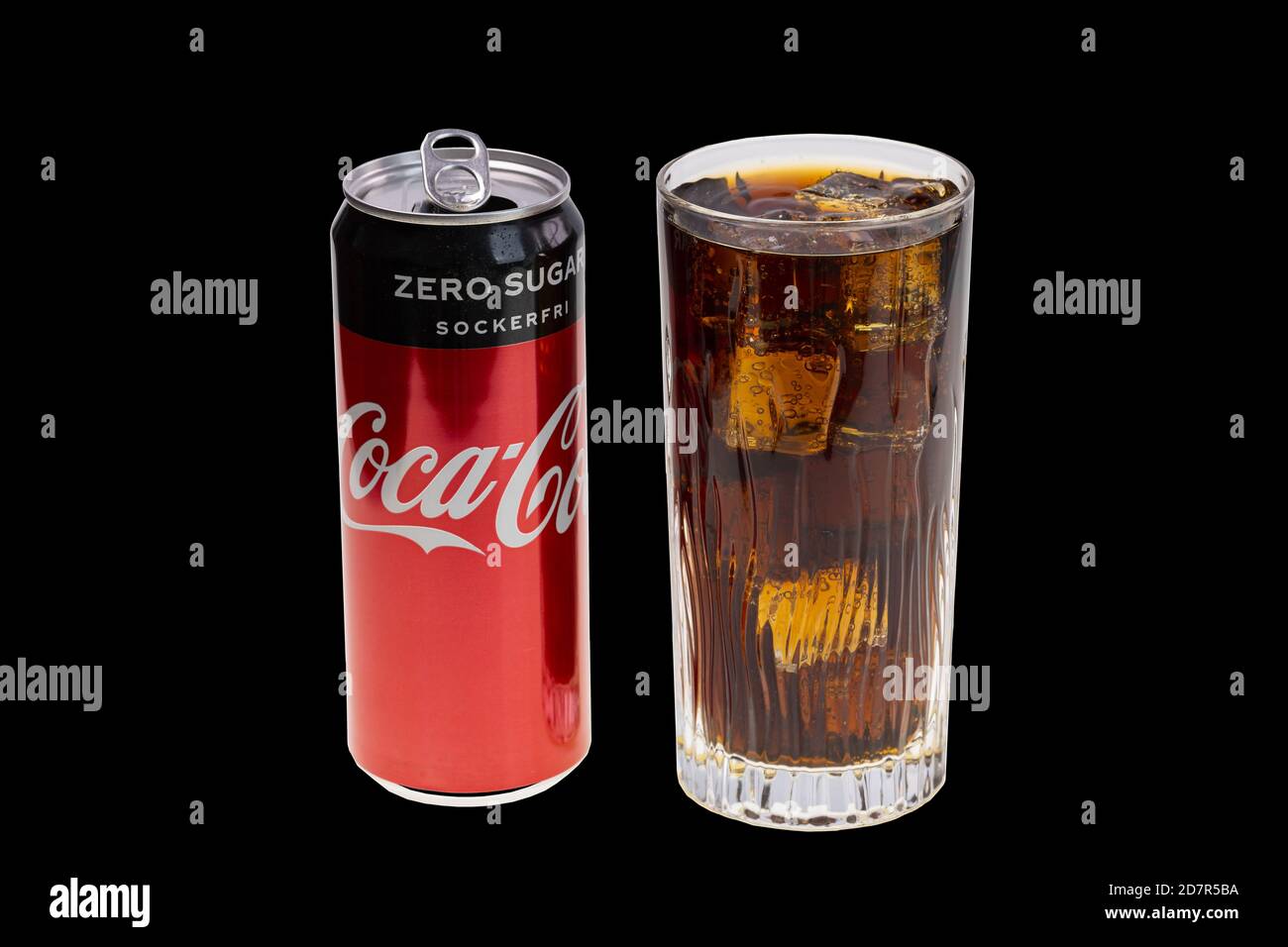 Coca cola in glass with ice Banque de photographies et d'images à haute  résolution - Page 3 - Alamy