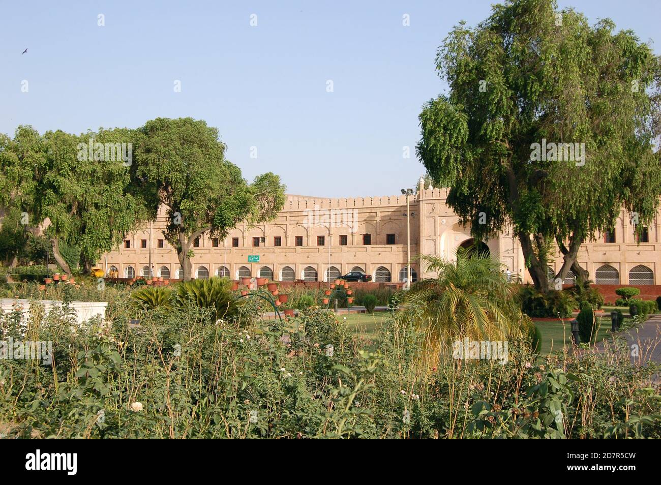 Porte d'entrée du fort de Lahore dans la vieille ville de Lahore. Le fort de Lahore est inscrit au patrimoine mondial de l'UNESCO en 1981, au Punjab, au Pakistan. Banque D'Images