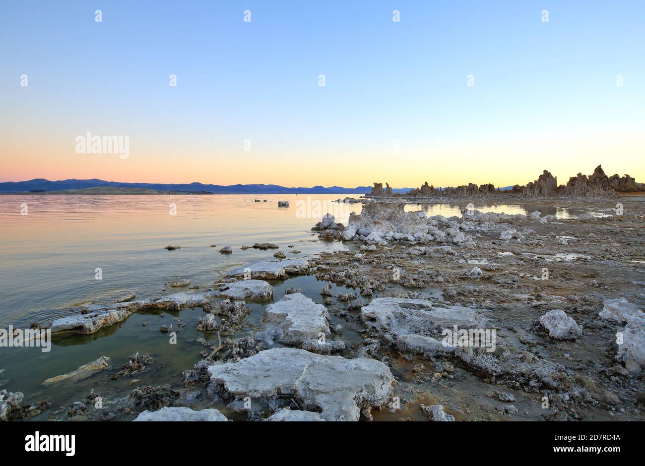 Mono Lake à Sunrise Banque D'Images