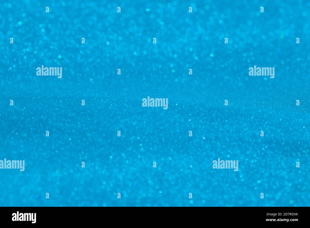 Arrière-plan d'hiver, neige bleue, thème de Noël, texture de la neige avec espace de copie Banque D'Images
