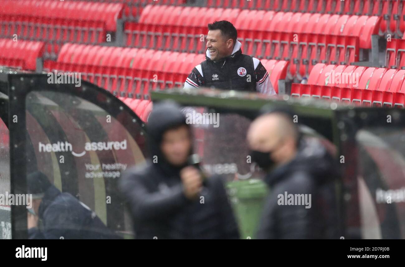 Salford, Royaume-Uni. 24 octobre 2020 la personnalité de la télévision Mark Wright a vu pendant le match de la Sky Bet League Two entre Salford City et Crawley Town. Credit: James Boardman / Alamy Live News Banque D'Images