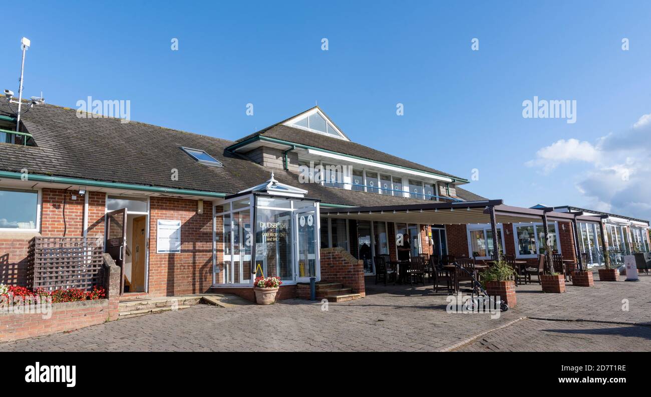 Dudsbury Golf Club Hotel & Spa, Christchurch Road, Ferndown, Bournemouth, Dorset, Angleterre, Royaume-Uni - vue sur le clubhouse. Banque D'Images