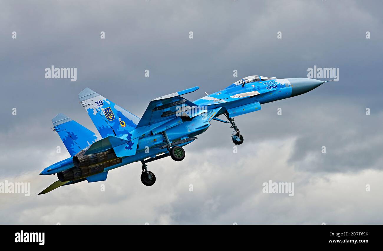 La Force aérienne ukrainienne Sukhoi su-27 (nom de l'OTAN faisant rapport : « flanker ») vole à RIAT 2019 Banque D'Images