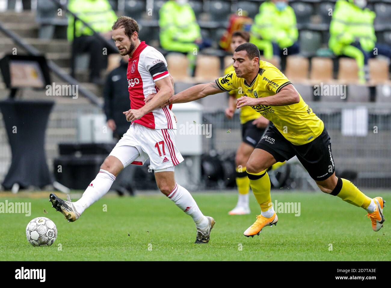 VENLO, PAYS-BAS - OCTOBRE 24: Daley Blind of Ajax, Georgios Giakoumakis de VVV Venlo pendant le match néerlandais Eredivisiie entre VVV Venlo et Ajax au stade de Koel le 24 octobre 2020 à Venlo, pays-Bas (photo de Broer vd BoomOrange Pictures) Banque D'Images