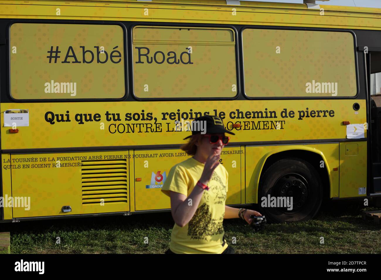 Fête de l'humanité 2014 Paris : visite à l'intérieur d'un bus sur la pauvreté et les mauvais logements Banque D'Images