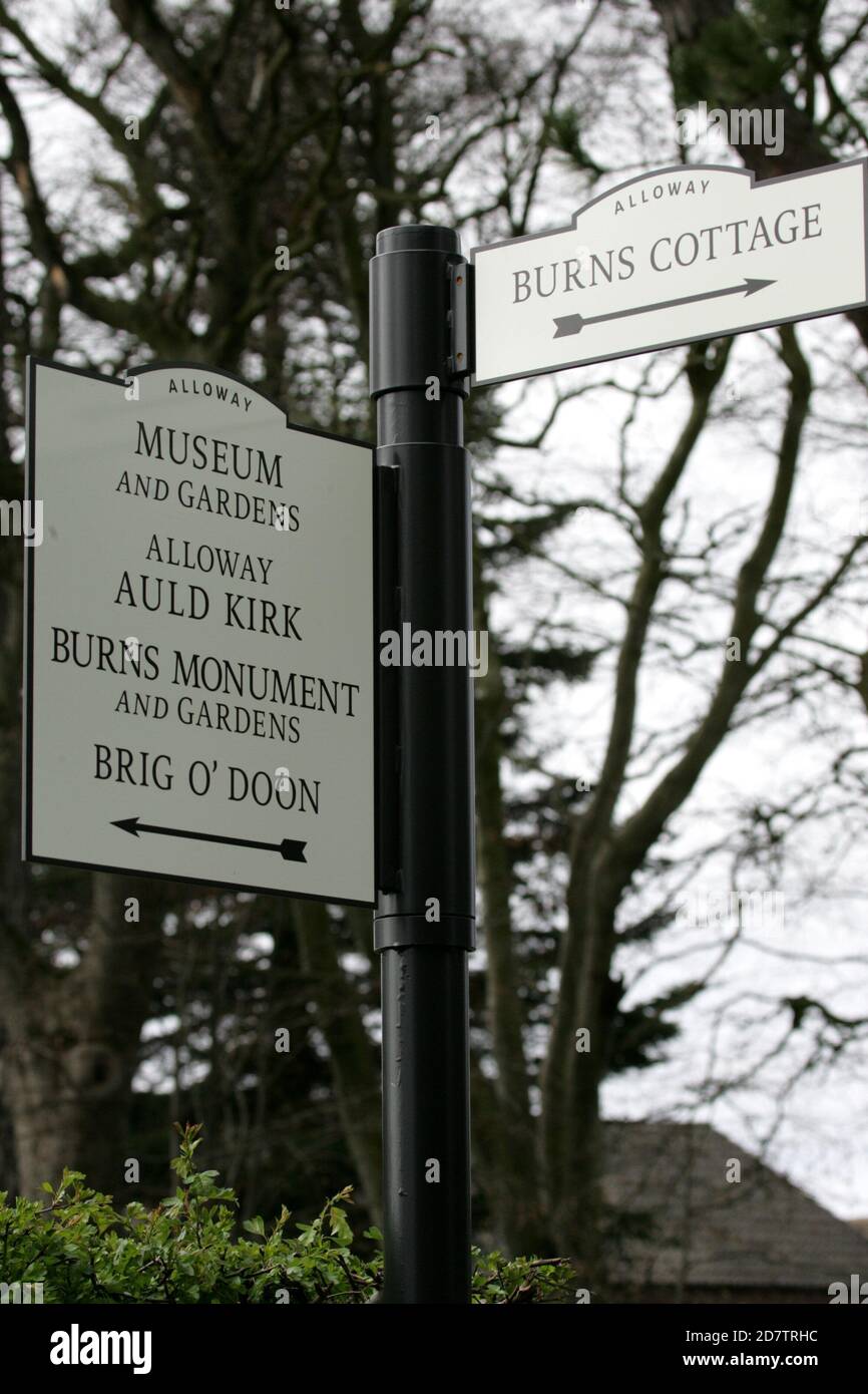 Alloway, Ayrshire, Écosse, Royaume-Uni.Panneau de direction sur la piste de chariots appelée Poets Path entre Burns Cottage et le musée Banque D'Images