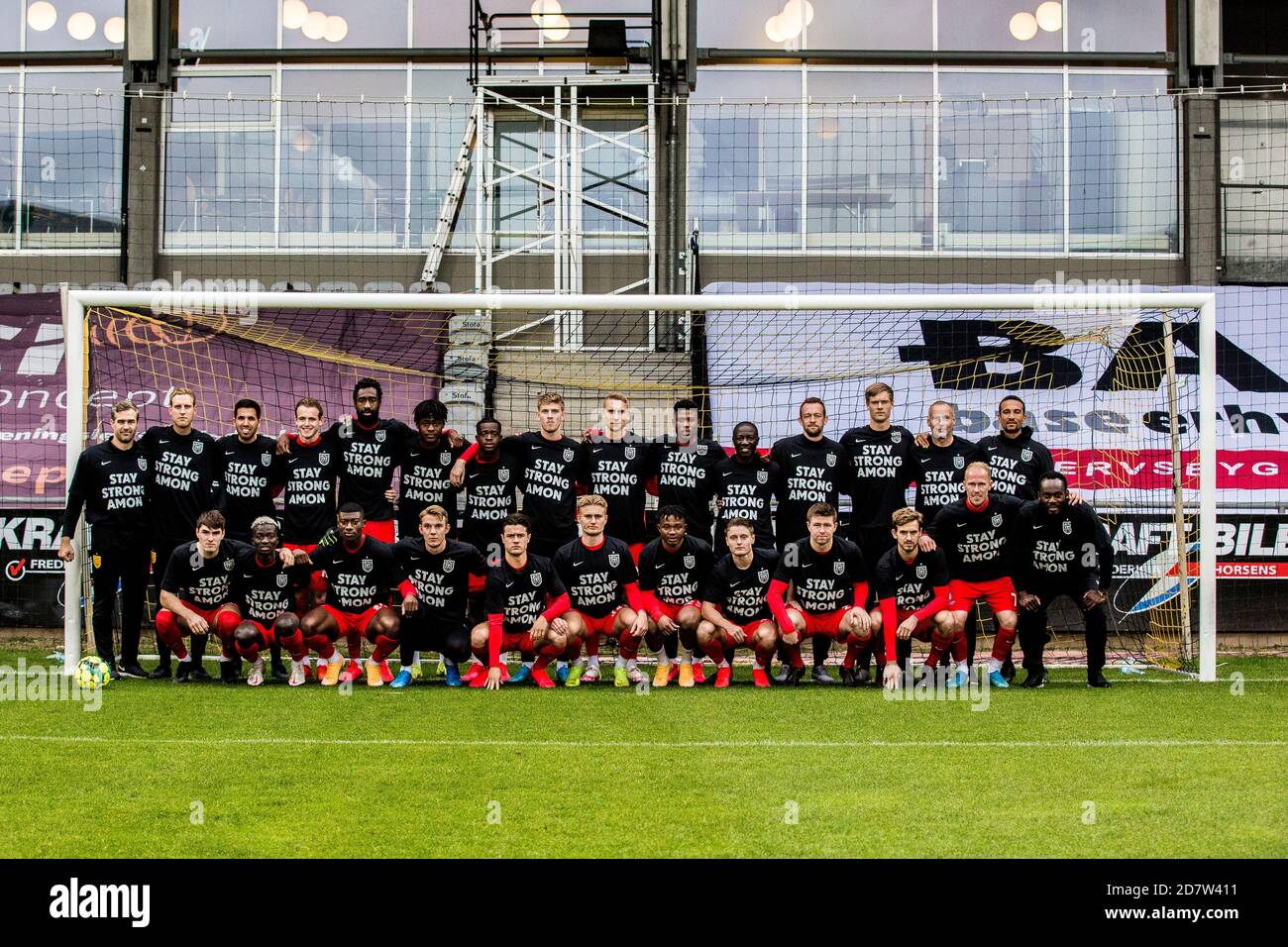 Horsens Danemark 25 Octobre Les Joueurs Du Fc Nordsjaelland Portent Un T Shirt Amon Resy Strong Avant Le Match 3f Superliga Entre Ac Horsens Et Le Fc Nordsjaelland A Casa Arena A Horsens Danemark 25 Octobre Les Joueurs Du Fc Nordsjaelland Portent Un T Shirt Amon Resy Strong Avant Le Match 3f Superliga Entre Ac Horsens Et Le Fc Nordsjaelland A Casa Arena A