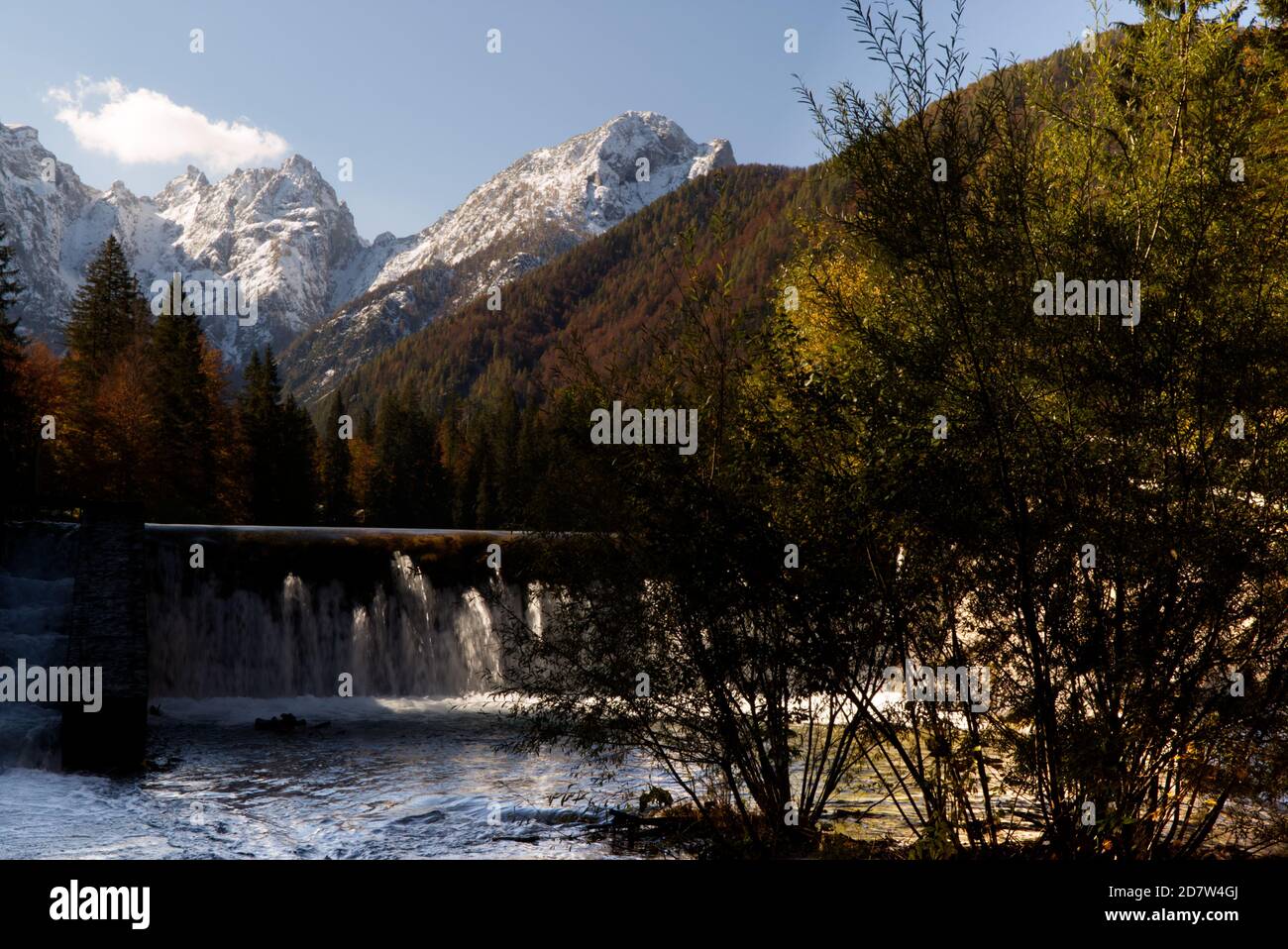Automne dans le parc naturel des lacs Fusine, Italie Banque D'Images
