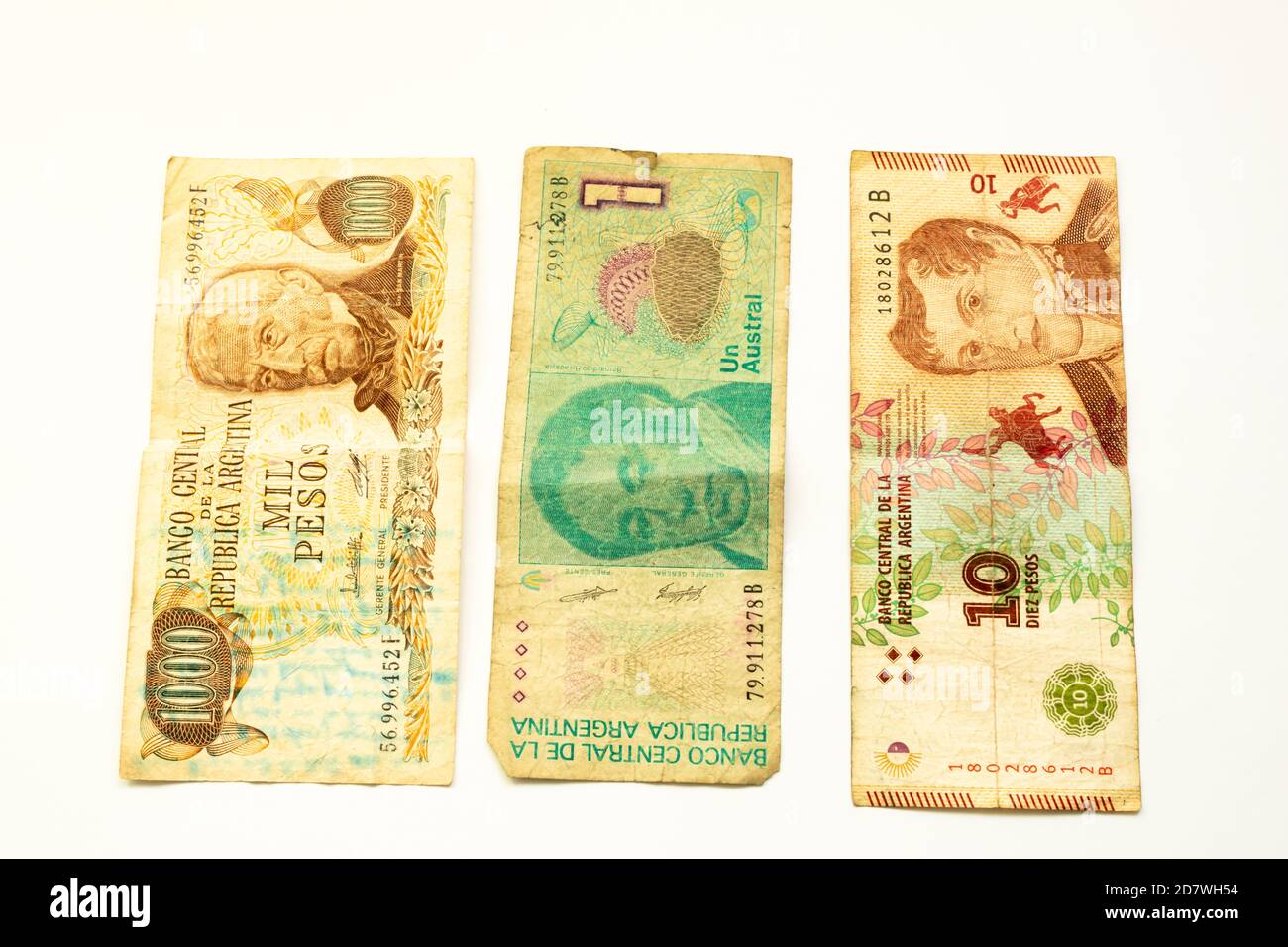 Trois billets officiels argentins différents jusqu'à la convertibilité en 1991. Peso, peso austro et argentin. Banque D'Images