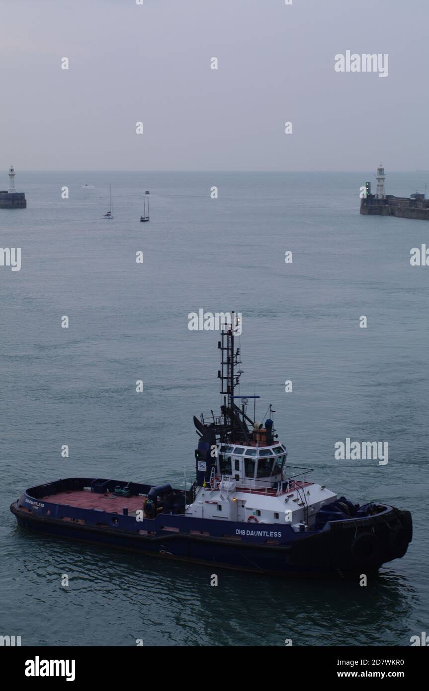 TUG, DHB Dauntless, IMO 9190456, Dover Harbour, Kent, Angleterre, Royaume-Uni Banque D'Images