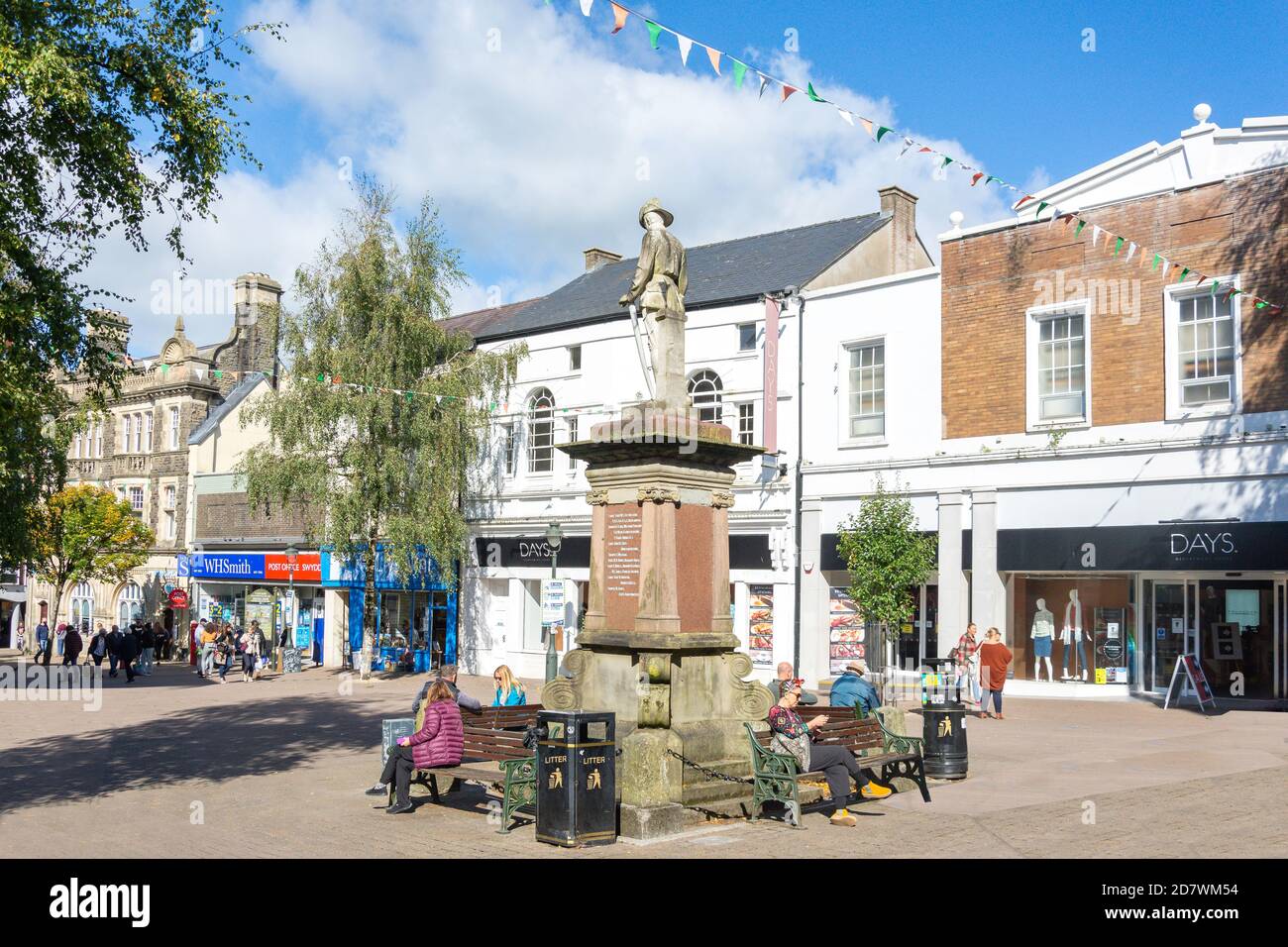 Guildhall Square, Carmarthen (Caerfyrddin), Carmarthenshire, pays de Galles, Royaume-Uni Banque D'Images